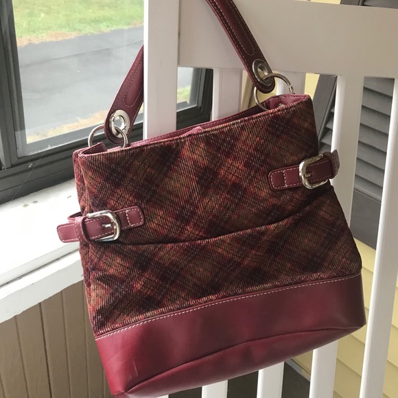 Tommy Hilfiger Handbag *EUC *Trending for FALL🍁 - Picture 14 of 14